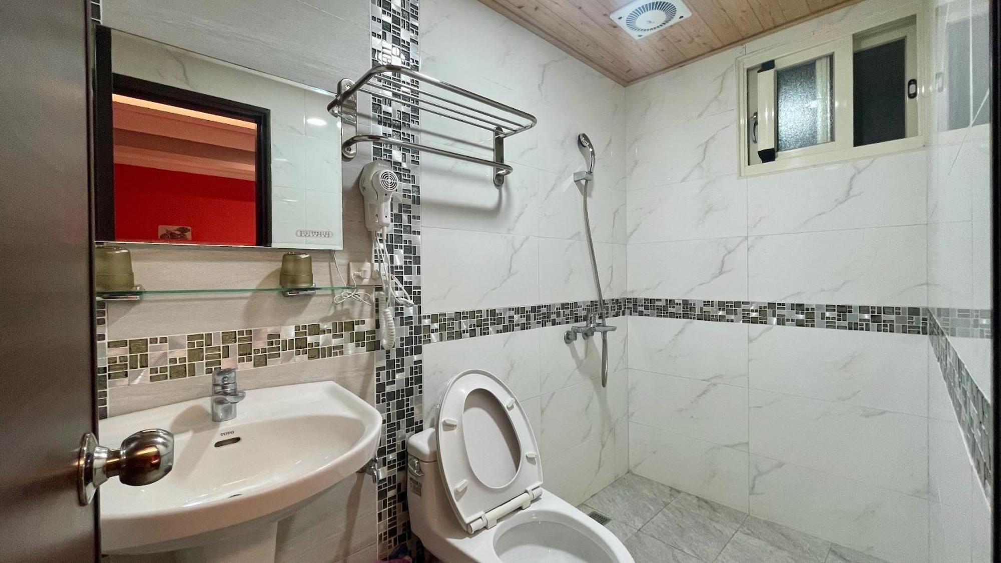 Honey House Apartment Luodong Bagian luar foto