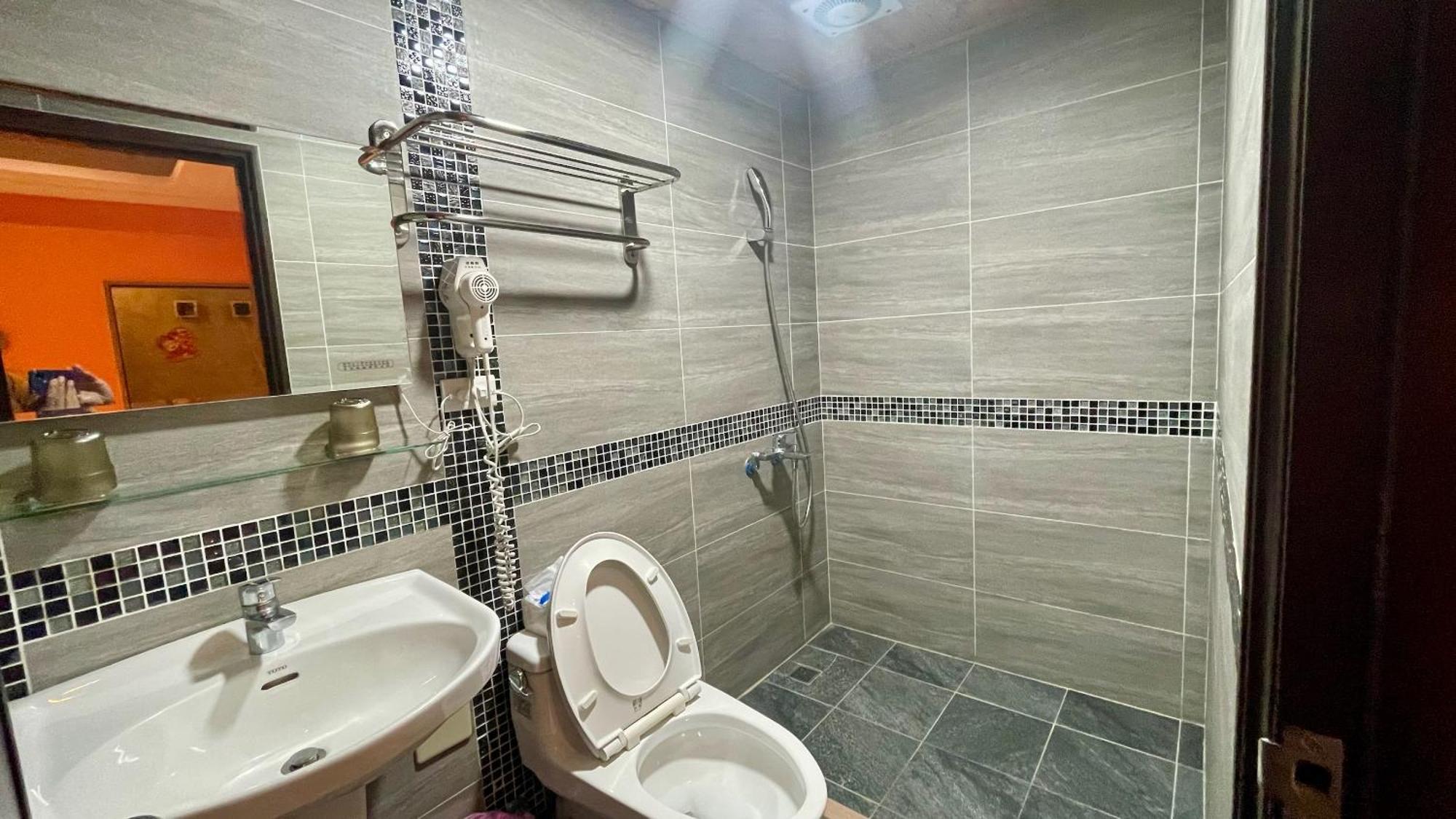 Honey House Apartment Luodong Bagian luar foto